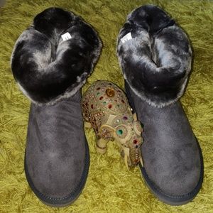 Ugg snow boots grey